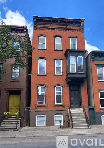 2 Bed, 1 Bath Apartment with Office — Troy, NY photo 1