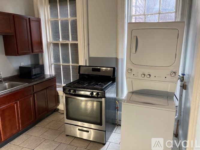 2 Bed, 1 Bath Apartment with Office — Troy, NY photo 17